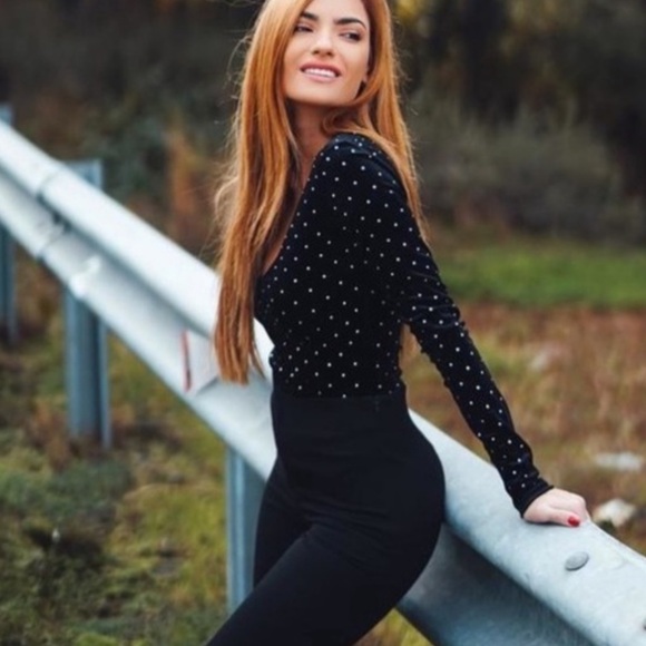 H&M V-Neck Black Velour Studded Long Sleeve Bodysuit Size Medium - Picture 2 of 9